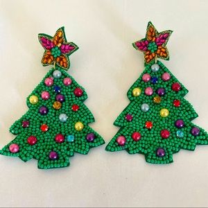 🎄🎉NEW Multicolor Beaded Christmas Tree Earrings